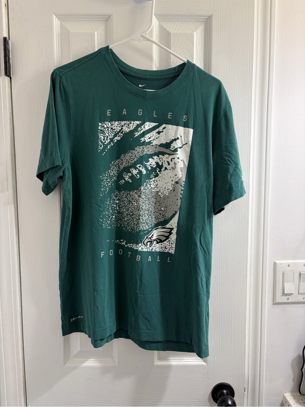 Nike Men’s Philadelphia Eagles Dark Green Graphic Tee